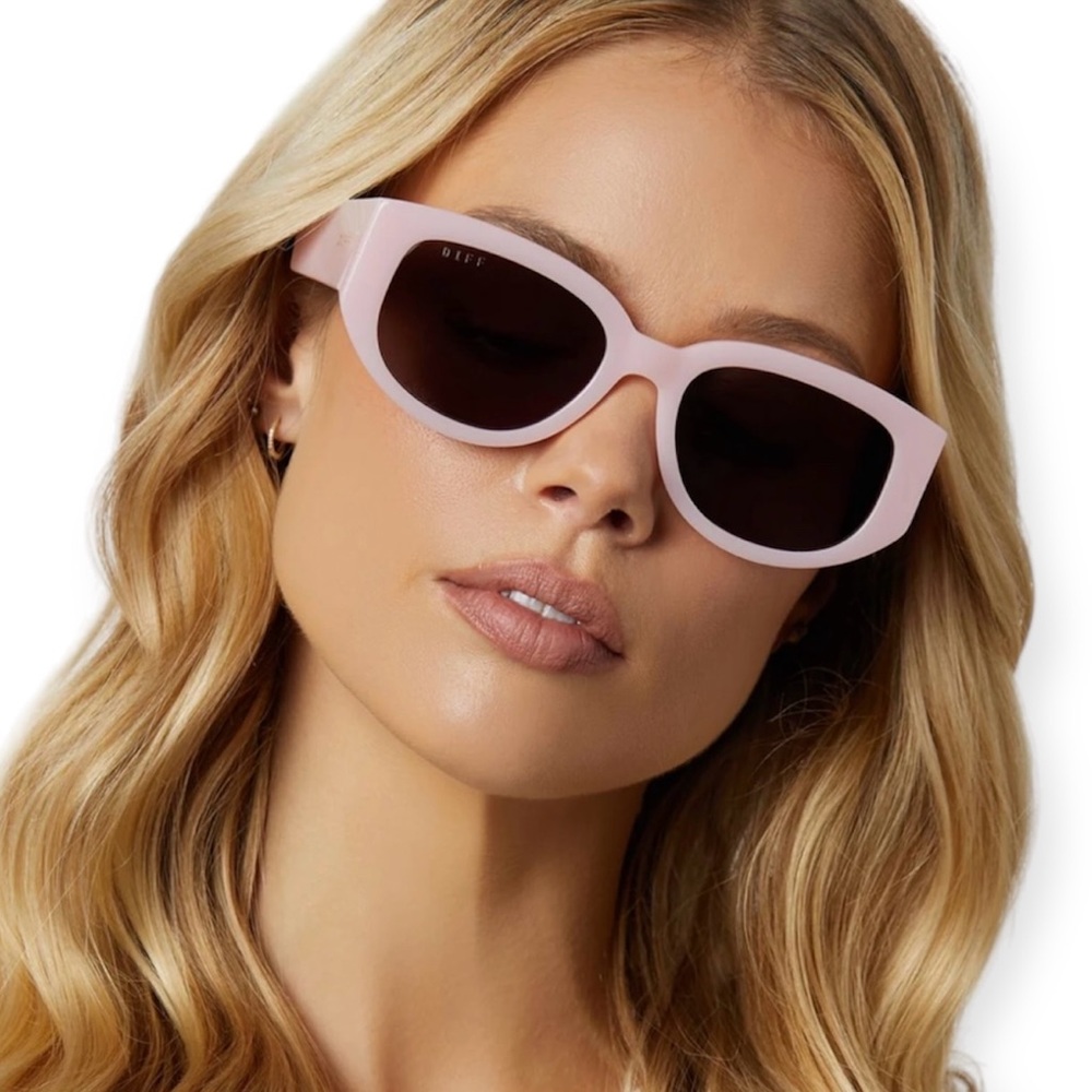 DIFF Drew Sunglasses Pink Velvet Frame Grey Lenses NWT